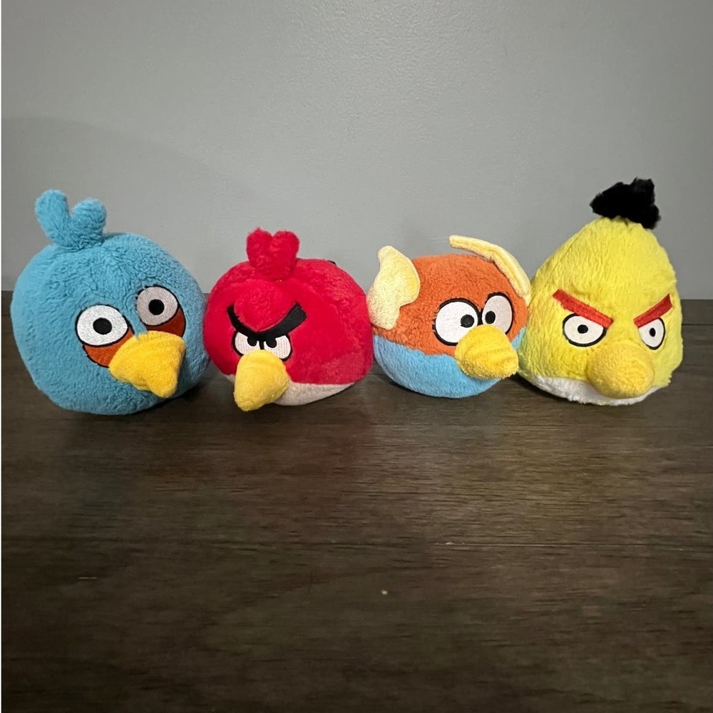Angry Birds Plush Lot of 4 Red Chuck Blue Orange Rovio Stuffed Toy Gaming Bird